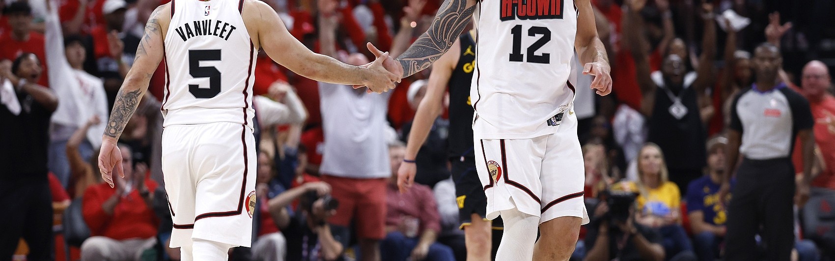 极速赛车开奖记录-火媒：缺少范弗里特和亚当斯战绩仍然追平上赛季 真的很了不起